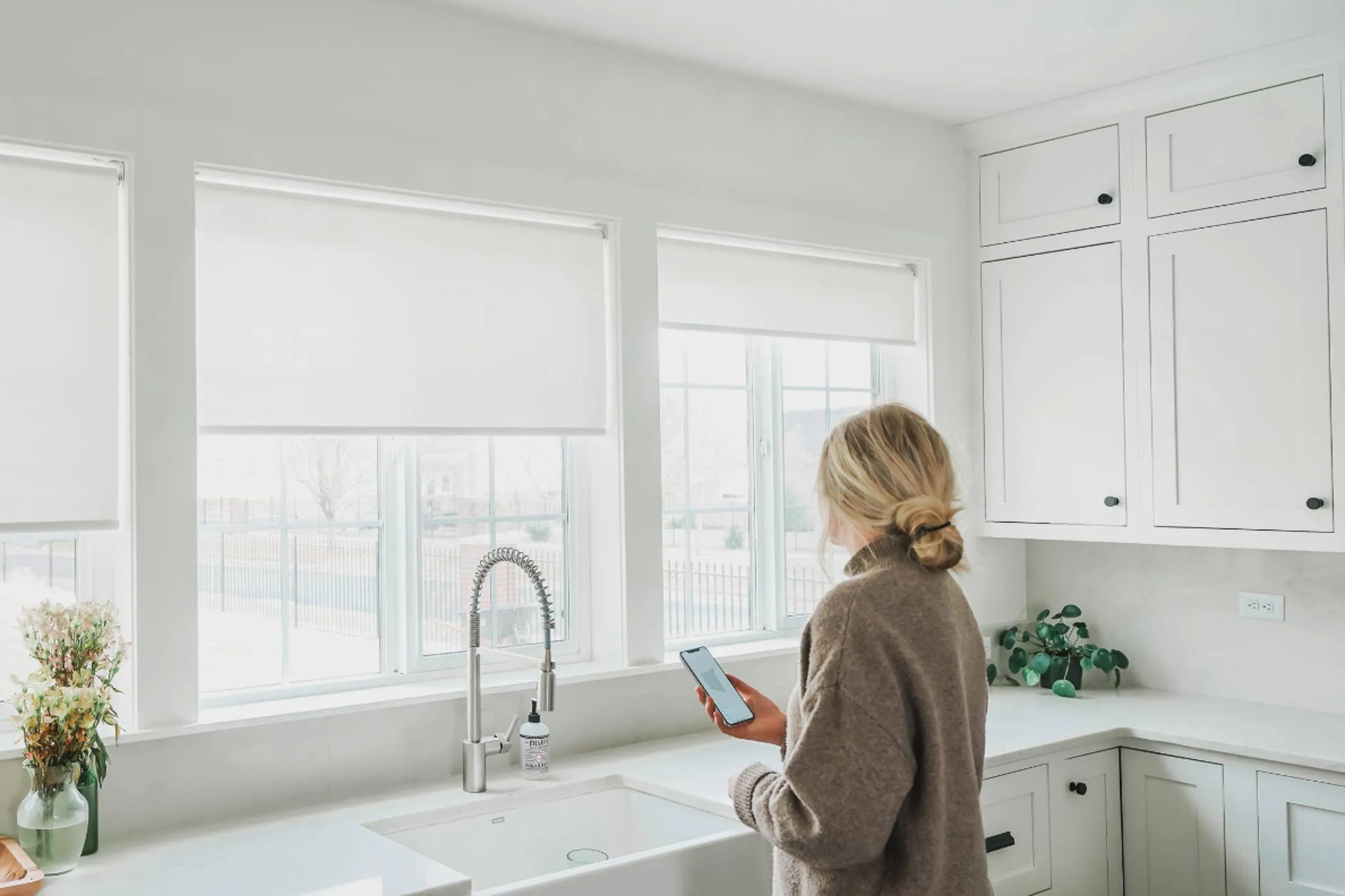 Smart Blinds System: Investasi Cerdas Tirai Otomatis untuk Rumah Modern