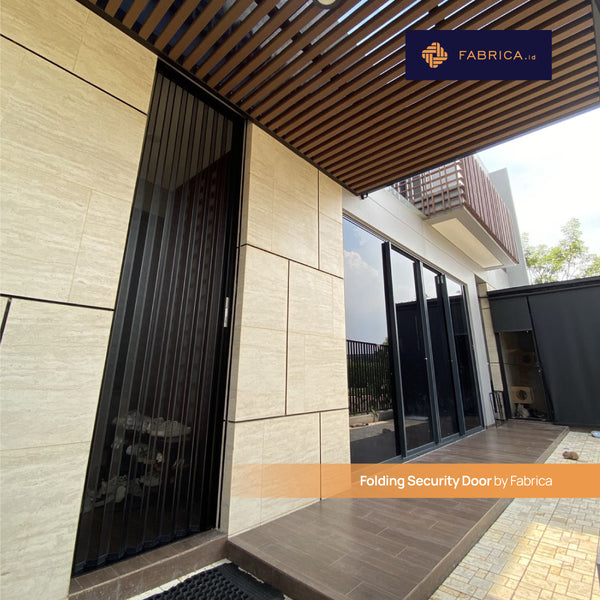 Pintu teralis lipat aluminium Fabrica terpasang